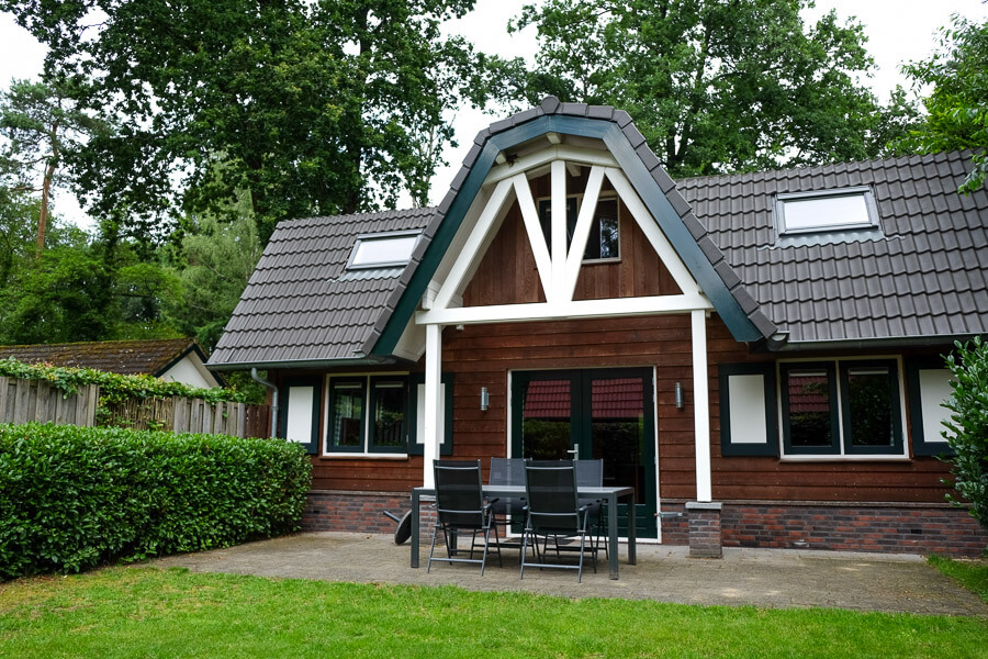 De Specht | Stoere houten lodge voor 9 personen | Veluwe Lodges Otterlo
