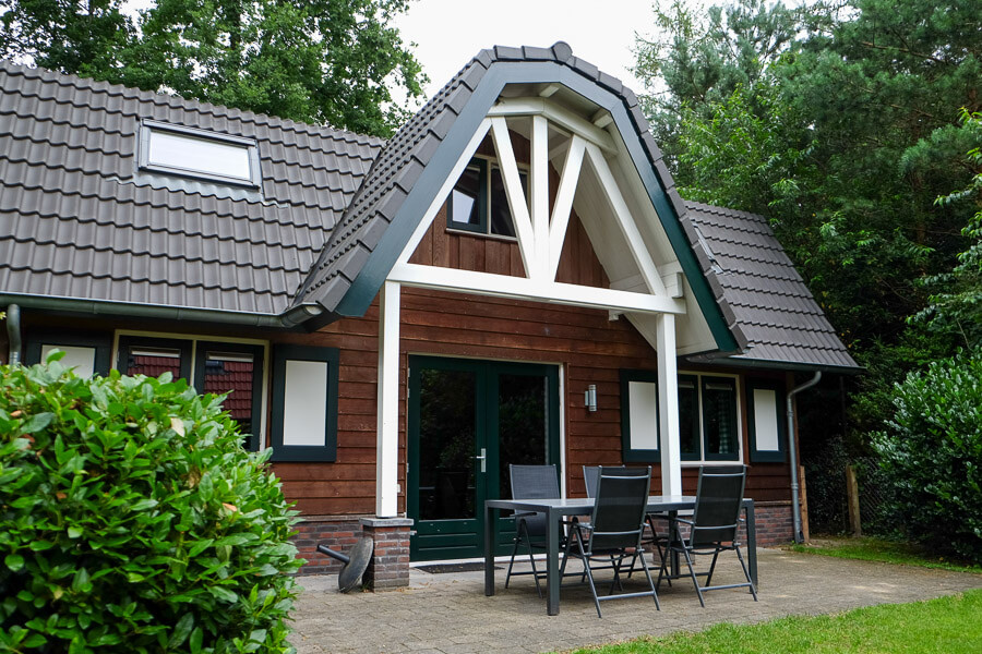 De Specht | Stoere houten lodge voor 9 personen | Veluwe Lodges Otterlo