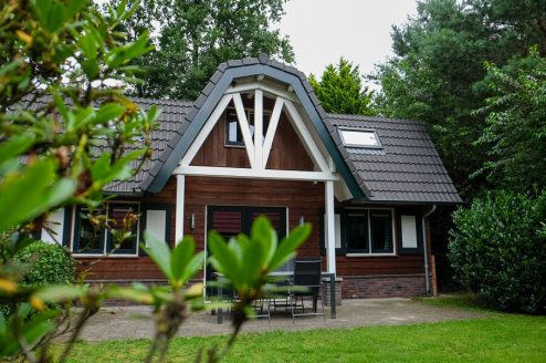 De Specht | Stoere houten lodge voor 9 personen | Veluwe Lodges Otterlo